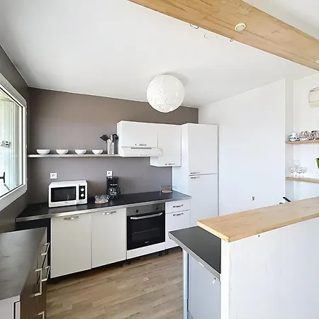 Agreable T2, Ile De Nantes, 4 Personnes, Balcon Sud-ouest, Proche Centre-tram 아파트