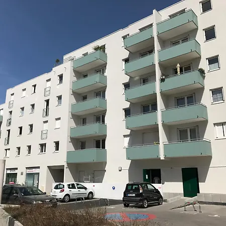 T2, île De Nantes, 4 Personnes, Balcon Sud-ouest, Proche Centre-tram Apartamento