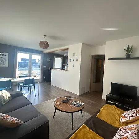 T2, île De Nantes, 4 Personnes, Balcon Sud-ouest, Proche Centre-tram