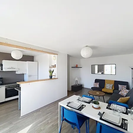 Apartamento T2, île De Nantes, 4 Personnes, Balcon Sud-ouest, Proche Centre-tram