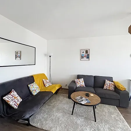 T2, île De Nantes, 4 Personnes, Balcon Sud-ouest, Proche Centre-tram *