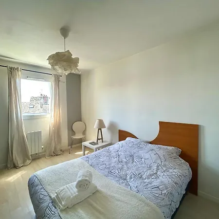 T2, île De Nantes, 4 Personnes, Balcon Sud-ouest, Proche Centre-tram Nantes