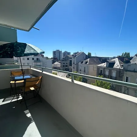 T2, île De Nantes, 4 Personnes, Balcon Sud-ouest, Proche Centre-tram *